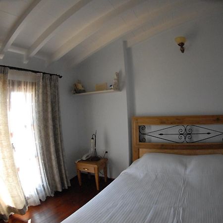 Aliye Hanim Hotel ไอวาลิค ภายนอก รูปภาพ