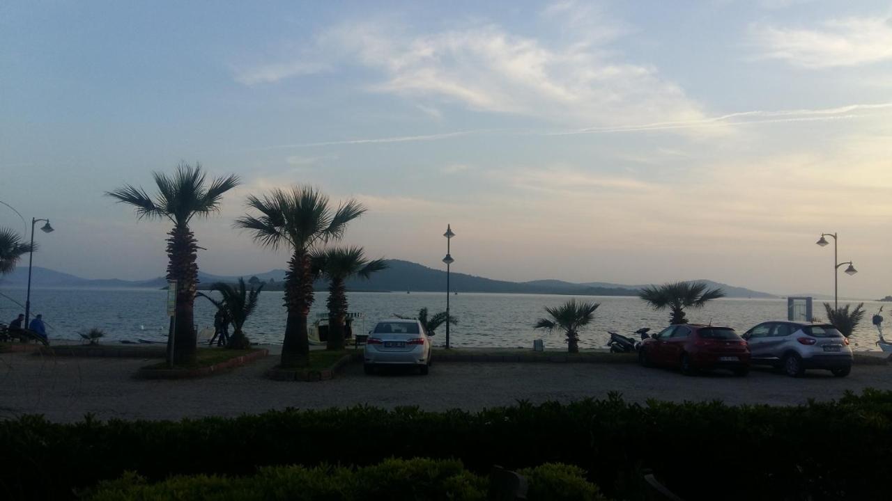 Aliye Hanim Hotel ไอวาลิค ภายนอก รูปภาพ