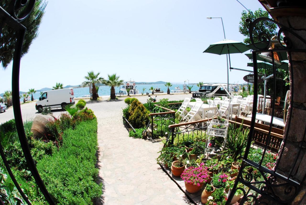 Aliye Hanim Hotel ไอวาลิค ภายนอก รูปภาพ
