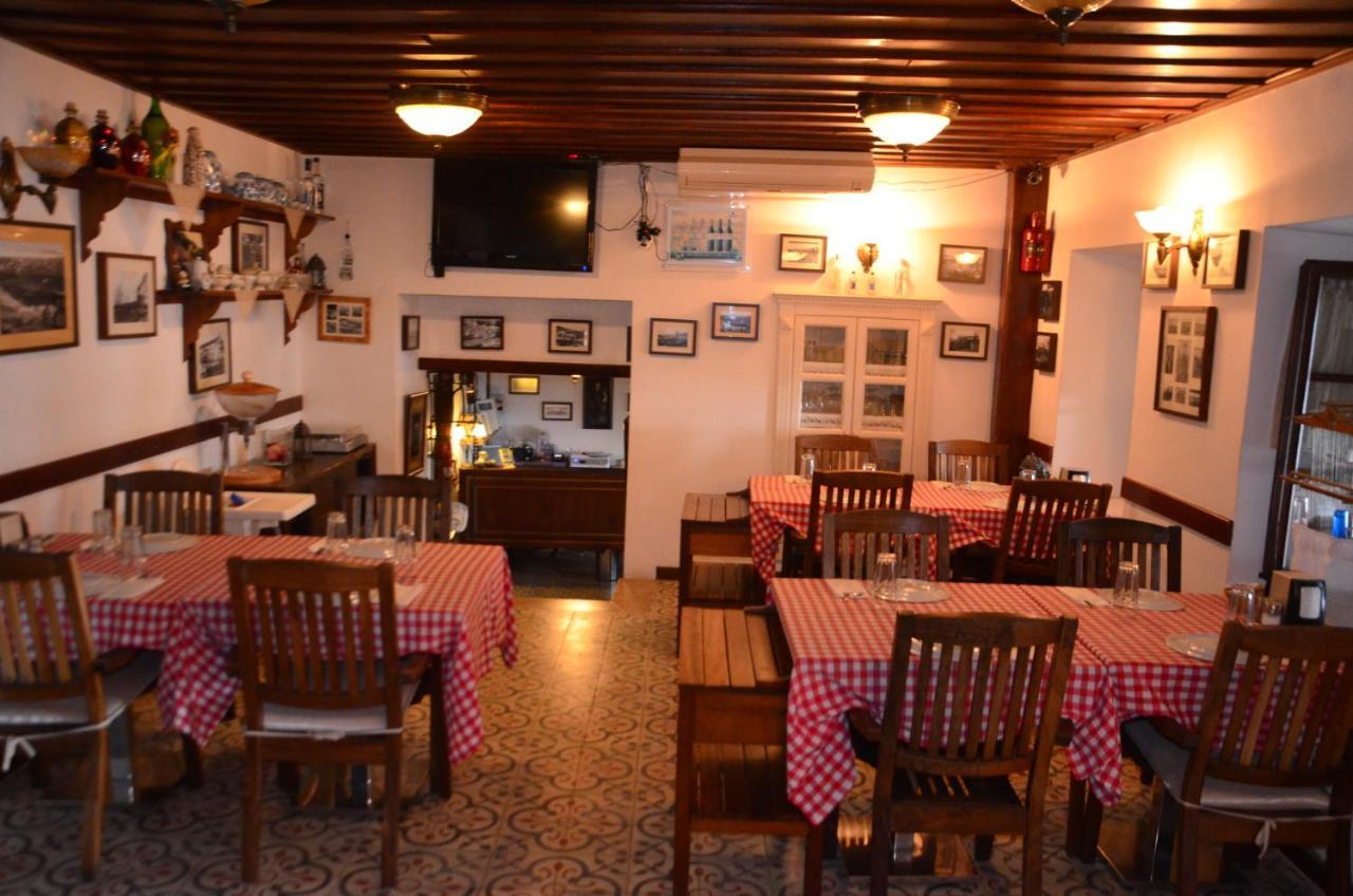 Aliye Hanim Hotel ไอวาลิค ภายนอก รูปภาพ