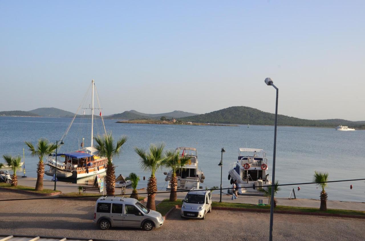 Aliye Hanim Hotel ไอวาลิค ภายนอก รูปภาพ