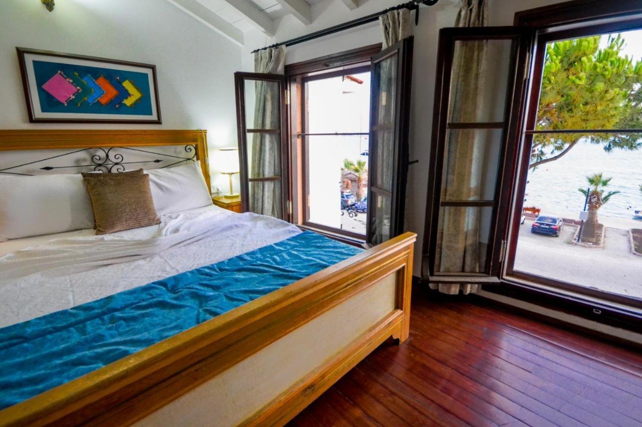 Aliye Hanim Hotel ไอวาลิค ภายนอก รูปภาพ