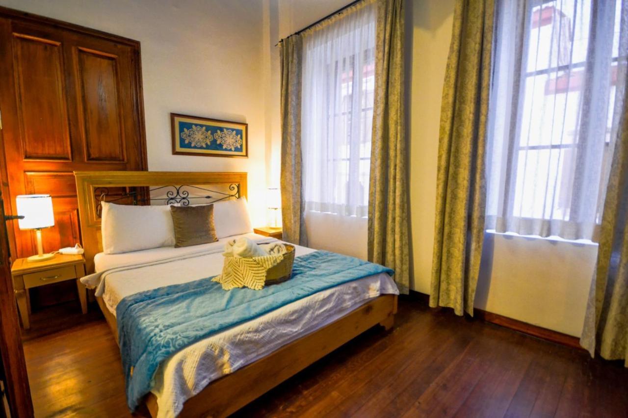 Aliye Hanim Hotel ไอวาลิค ภายนอก รูปภาพ