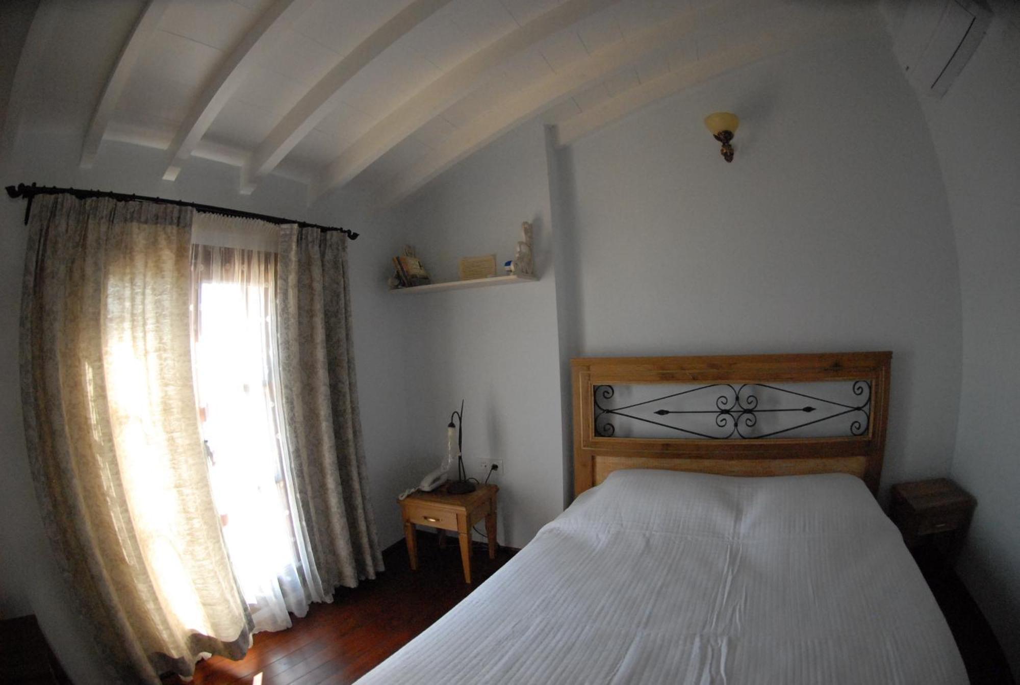 Aliye Hanim Hotel ไอวาลิค ภายนอก รูปภาพ