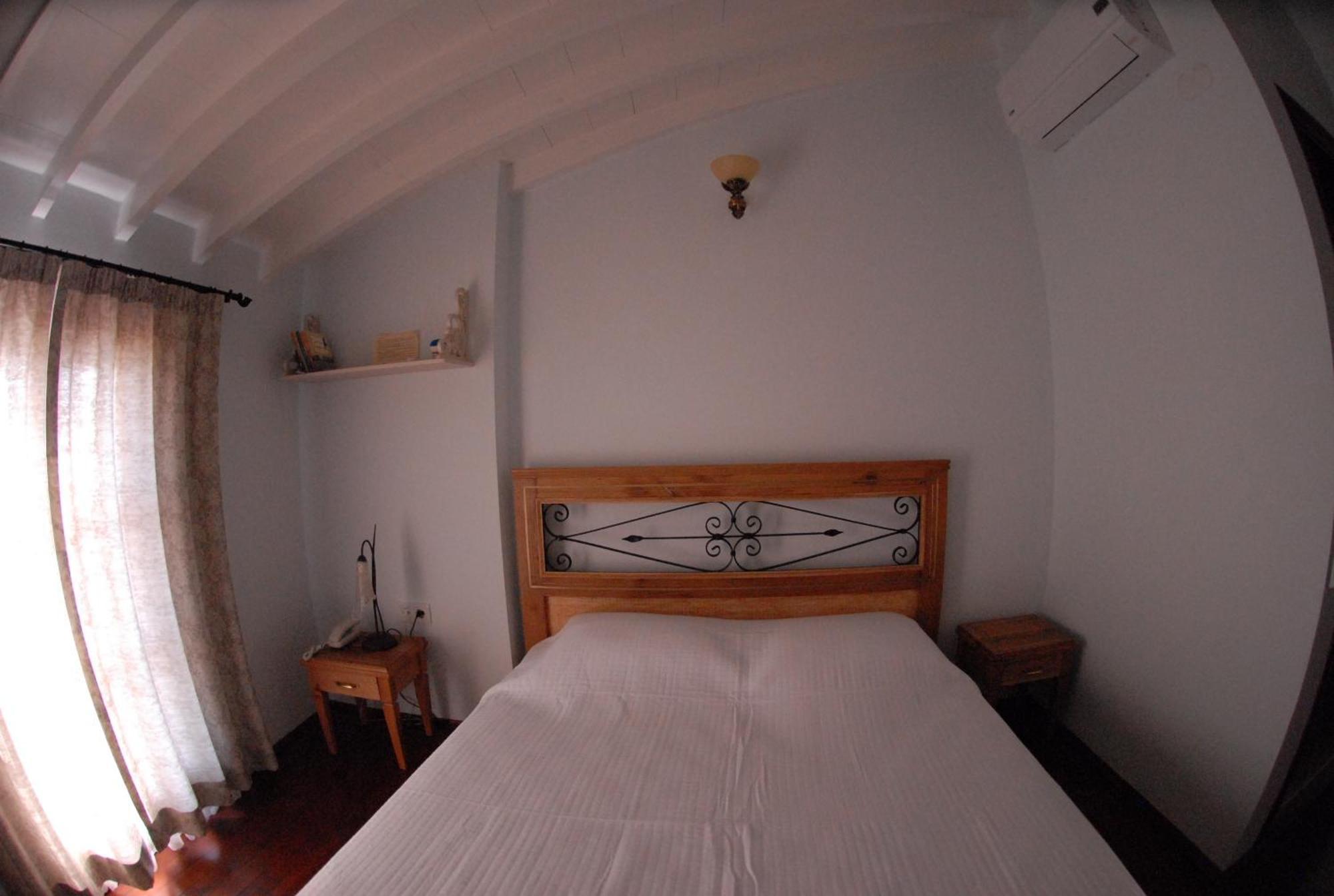 Aliye Hanim Hotel ไอวาลิค ภายนอก รูปภาพ