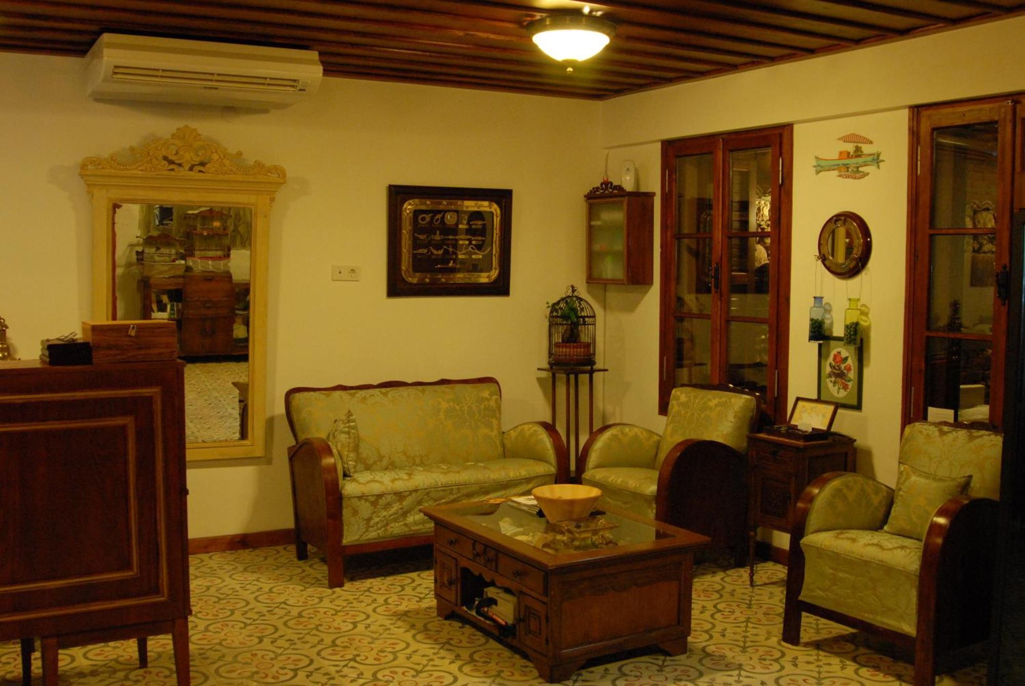 Aliye Hanim Hotel ไอวาลิค ภายนอก รูปภาพ