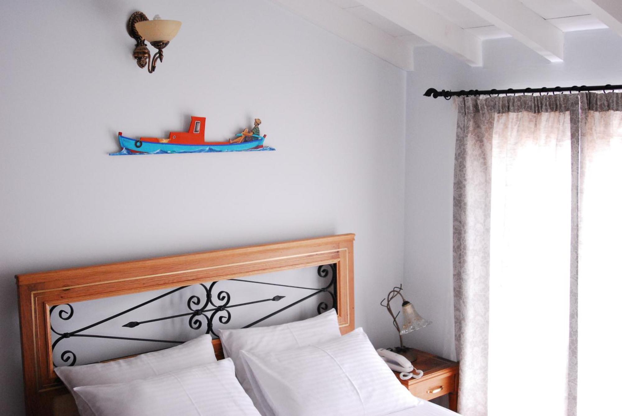 Aliye Hanim Hotel ไอวาลิค ภายนอก รูปภาพ