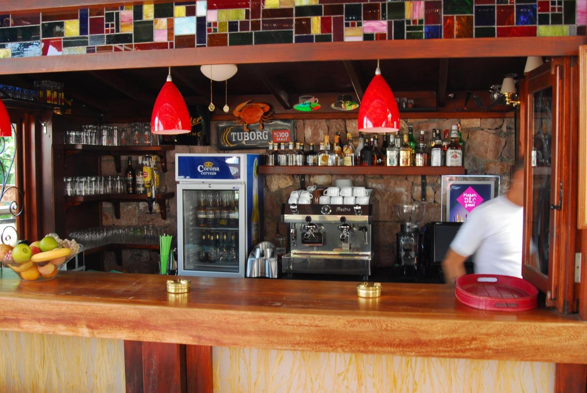Aliye Hanim Hotel ไอวาลิค ภายนอก รูปภาพ